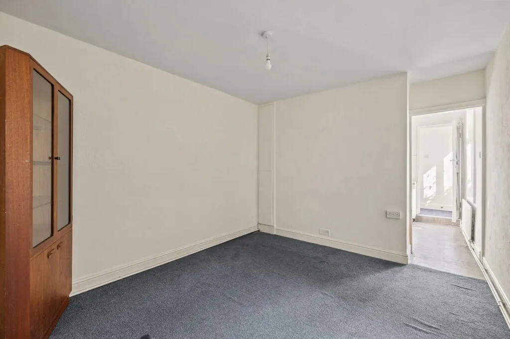 4 bed Terraced