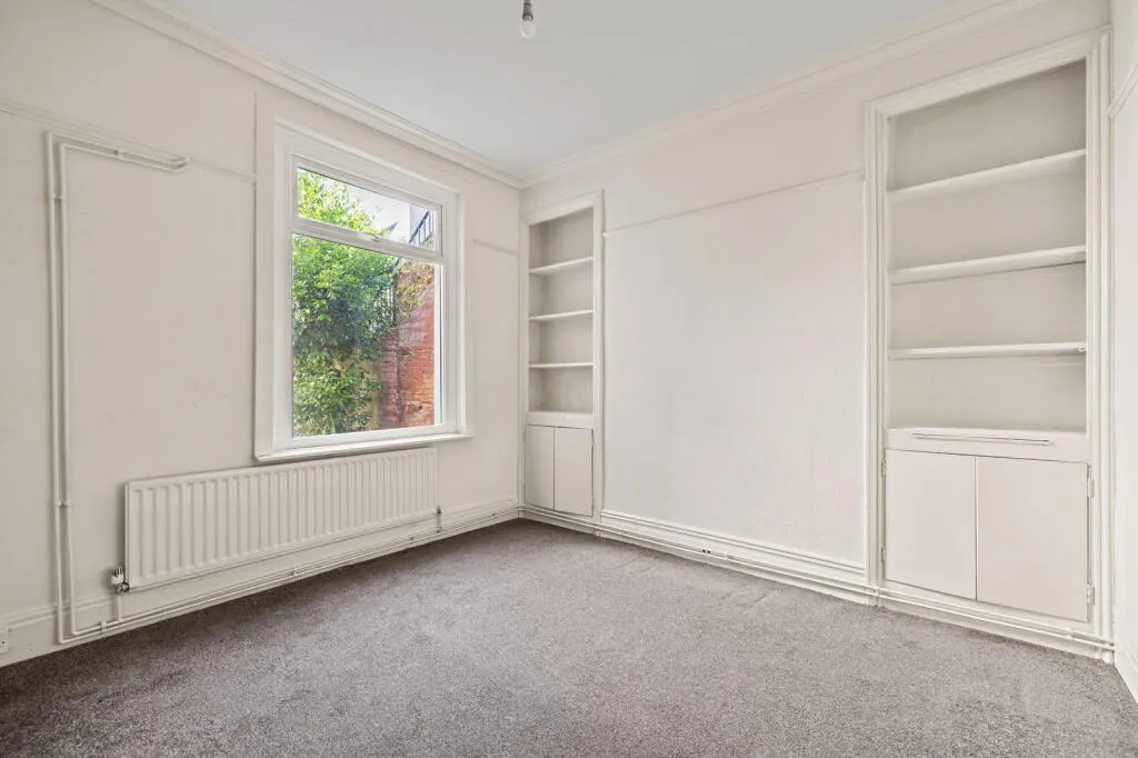 4 bed Terraced