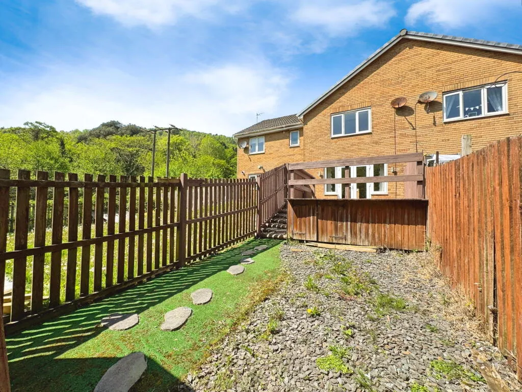 2 bed Terraced