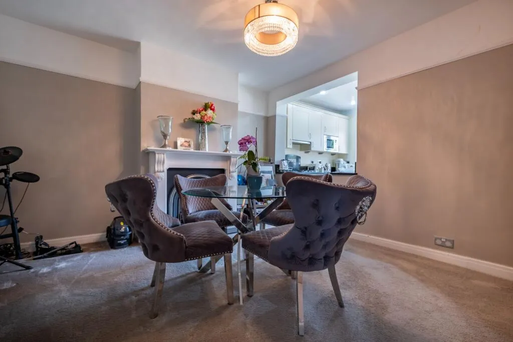 4 bed Semi-Detached