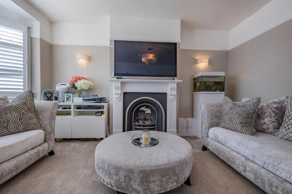 4 bed Semi-Detached