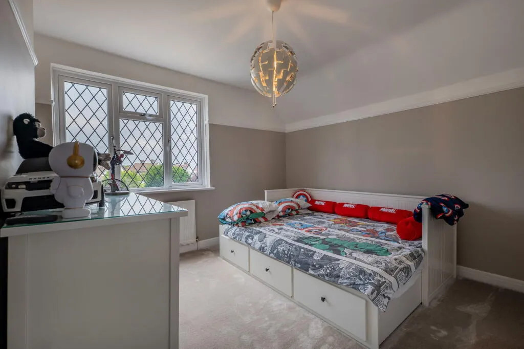4 bed Semi-Detached