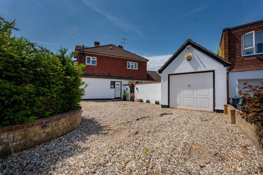 4 bed Semi-Detached