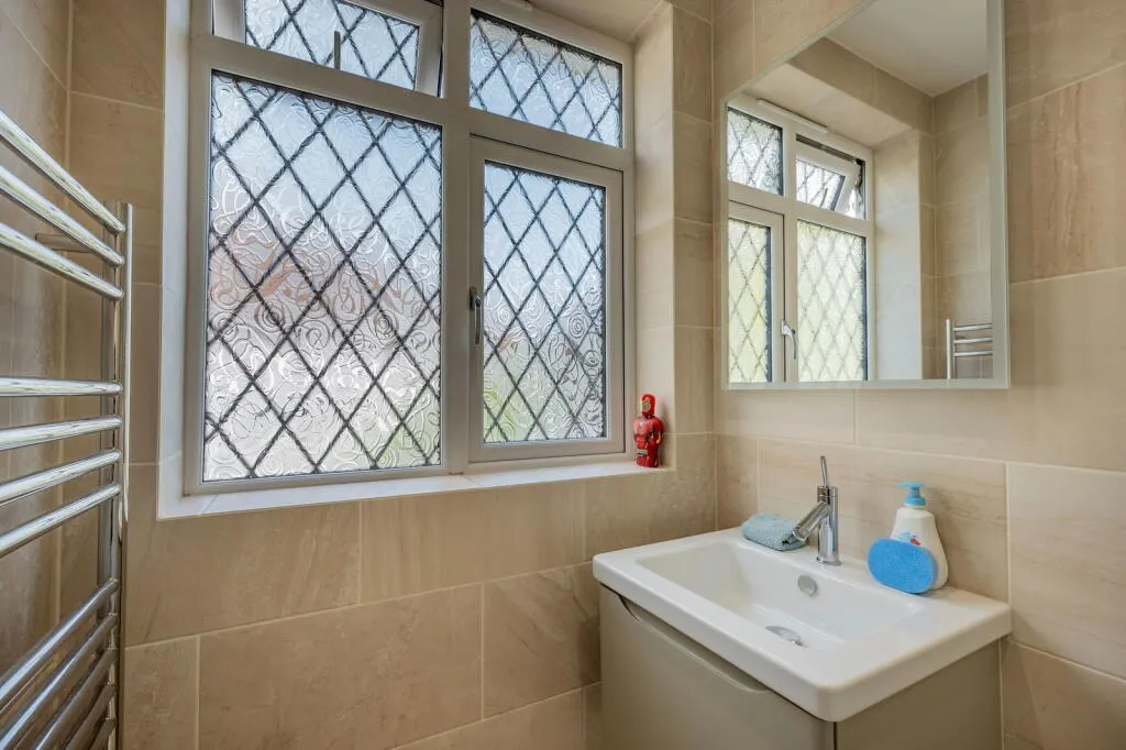 4 bed Semi-Detached