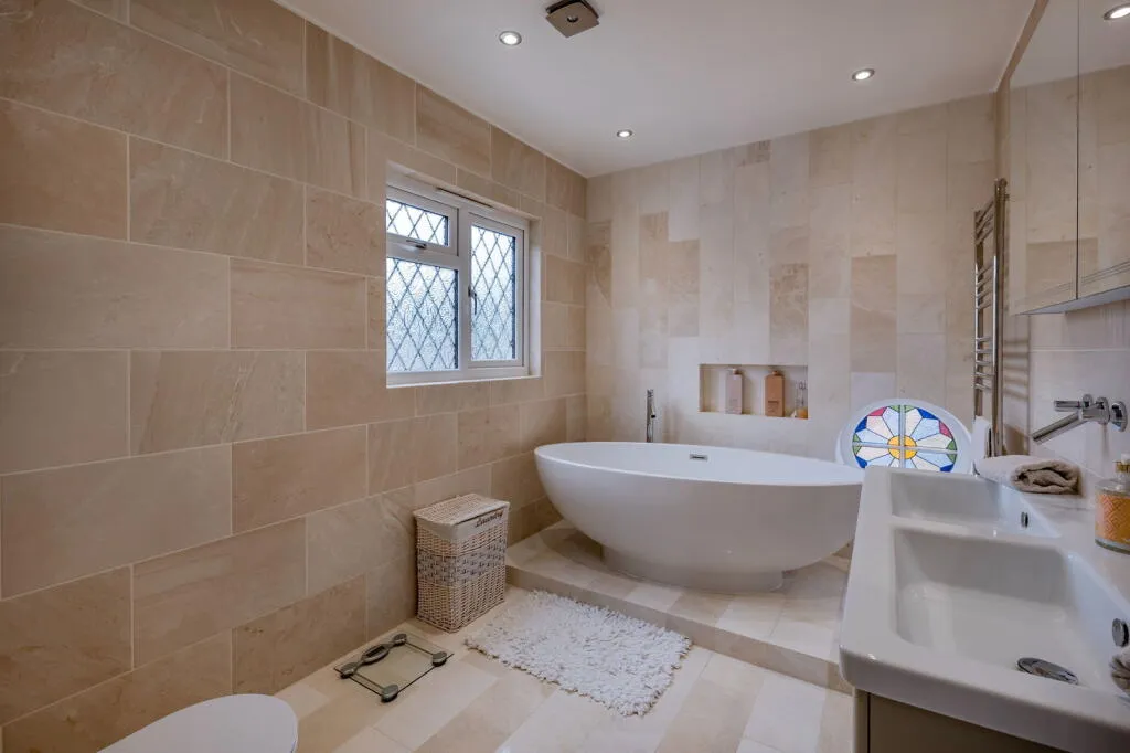 4 bed Semi-Detached