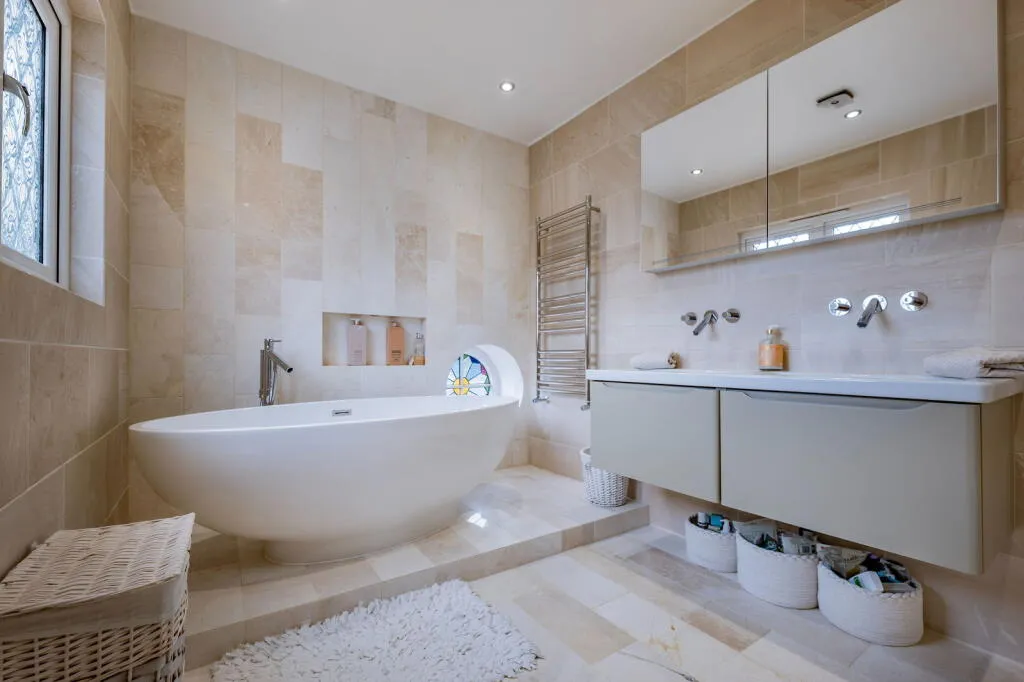 4 bed Semi-Detached