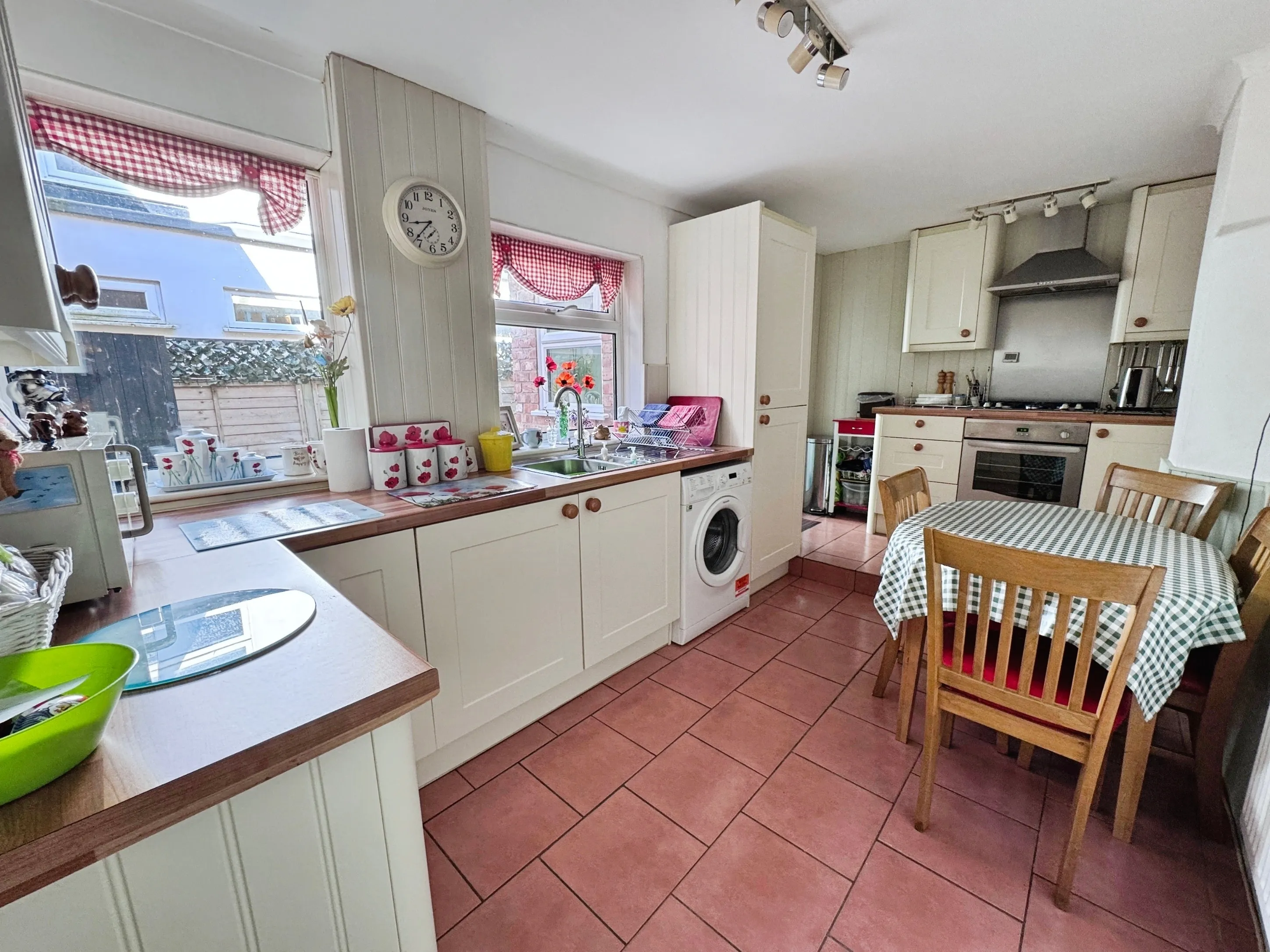2 bed Semi-Detached