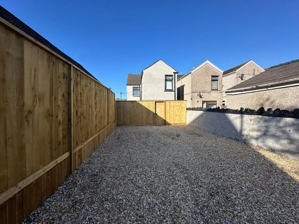 4 bed Block of Apartments