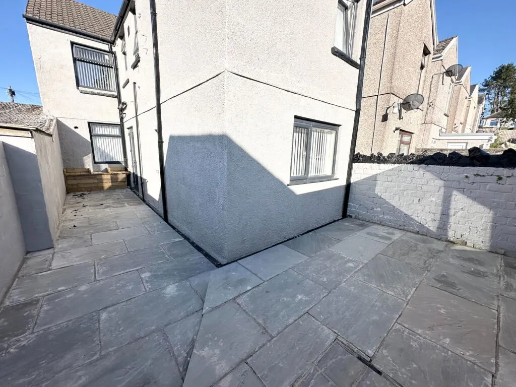 4 bed Block of Apartments