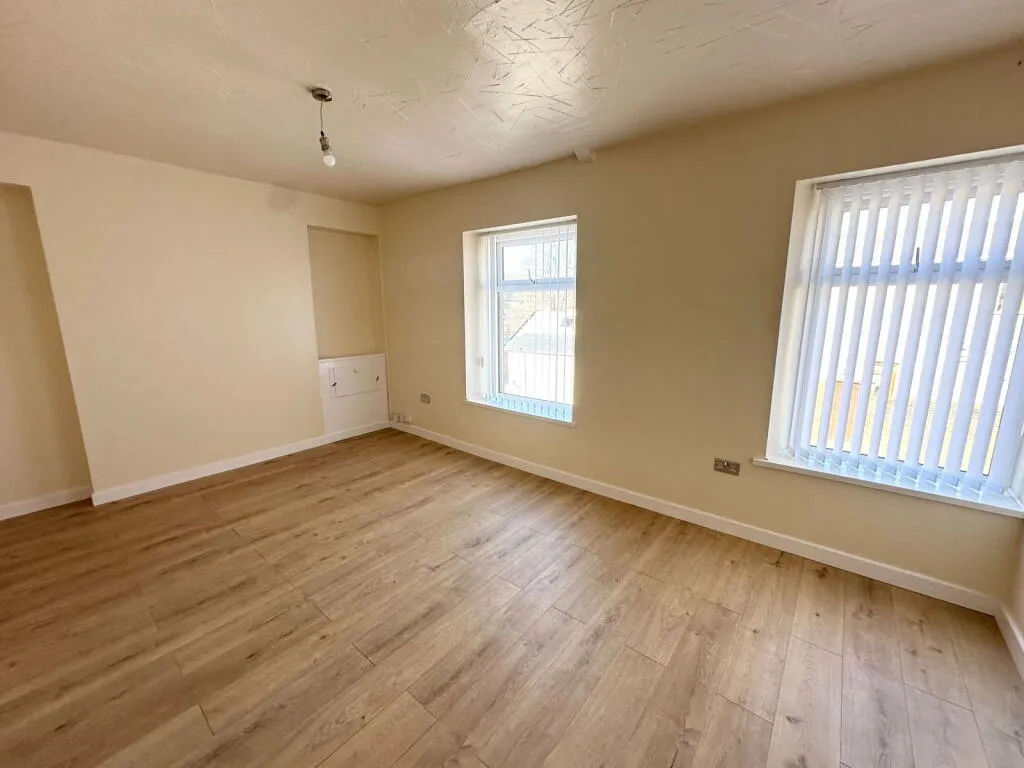 4 bed Block of Apartments