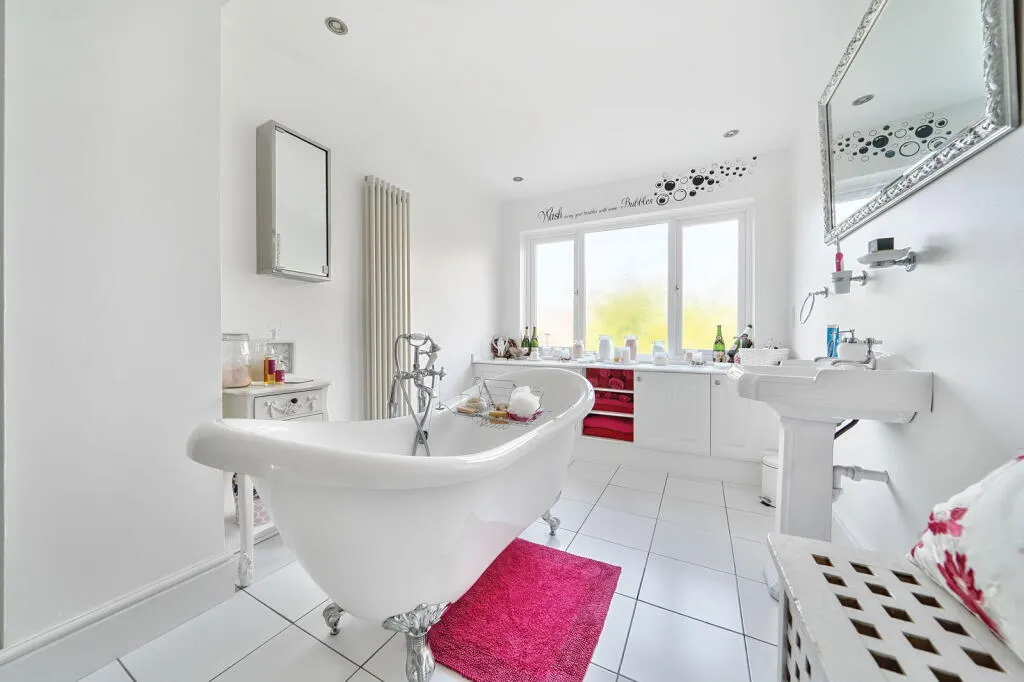 2 bed Semi-Detached