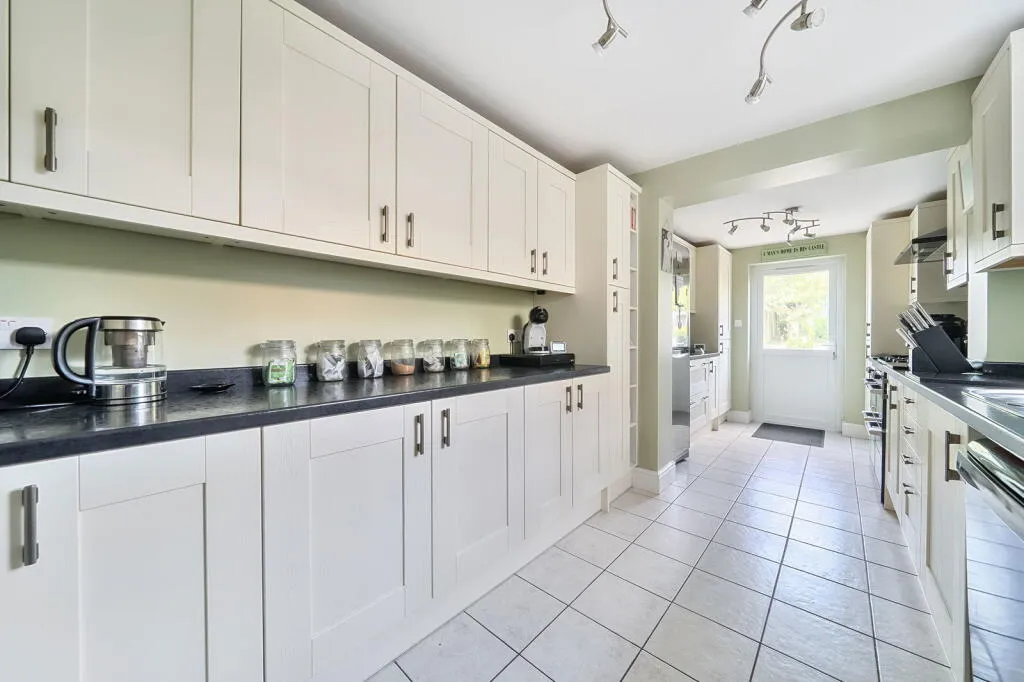 2 bed Semi-Detached