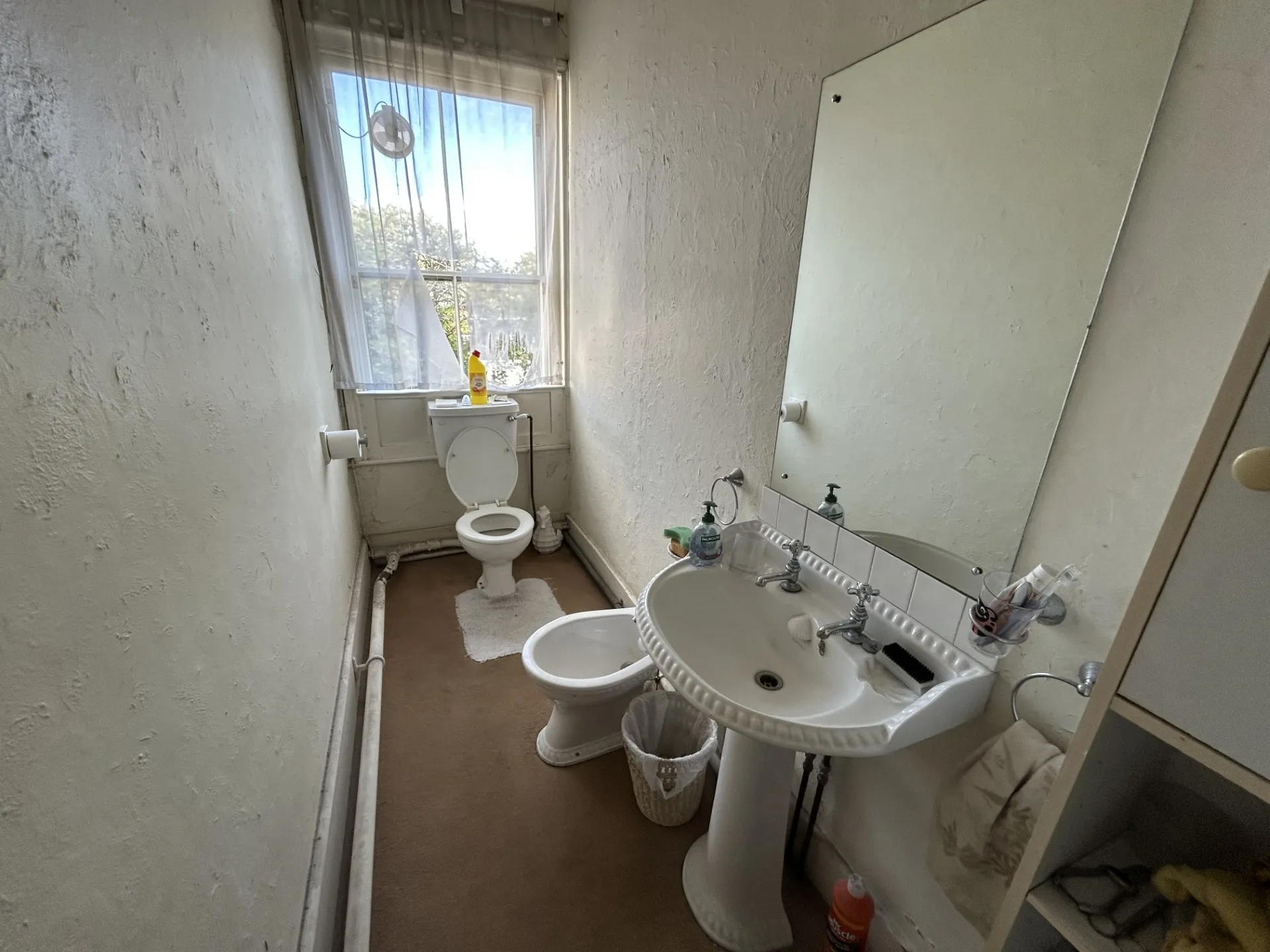 5 bed Detached
