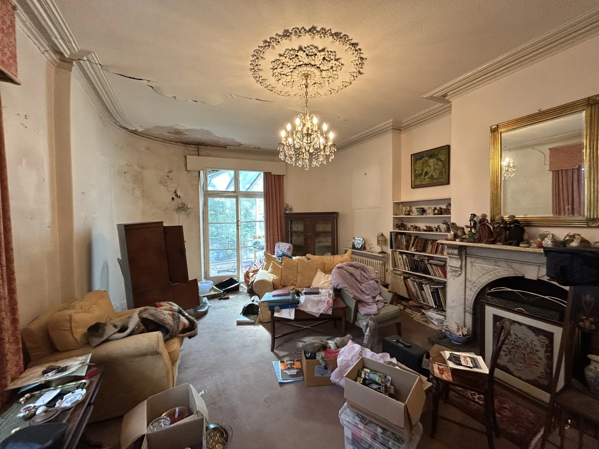 5 bed Detached