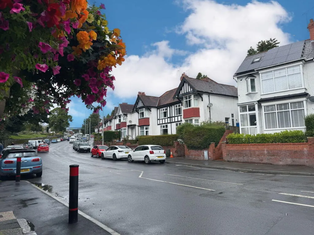 3 bed Semi-Detached