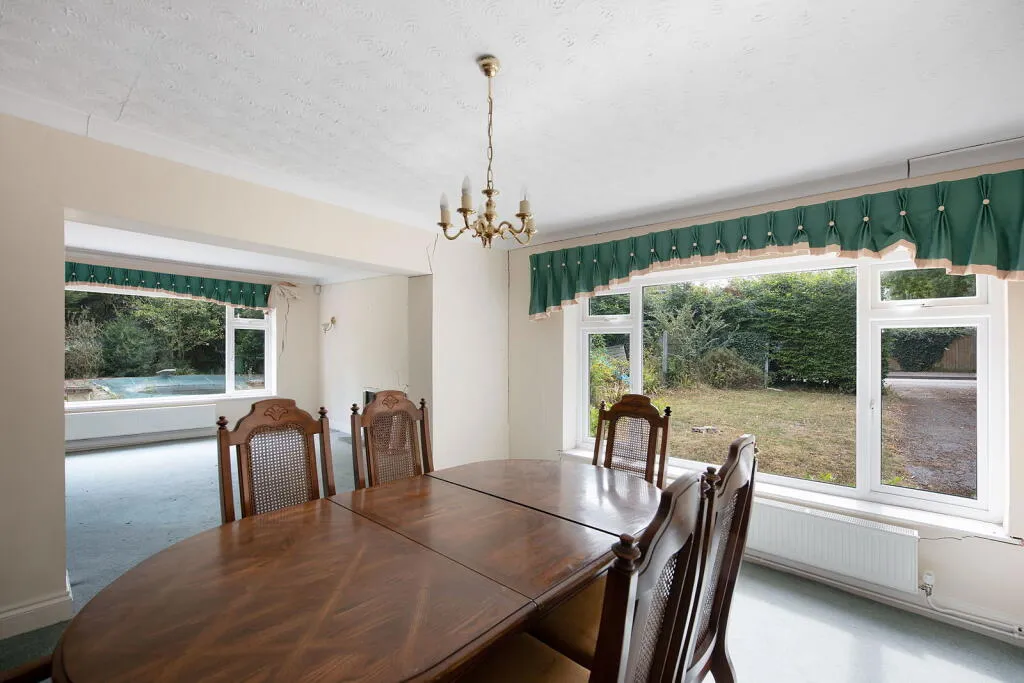 4 bed Detached