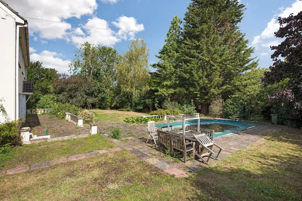 4 bed Detached