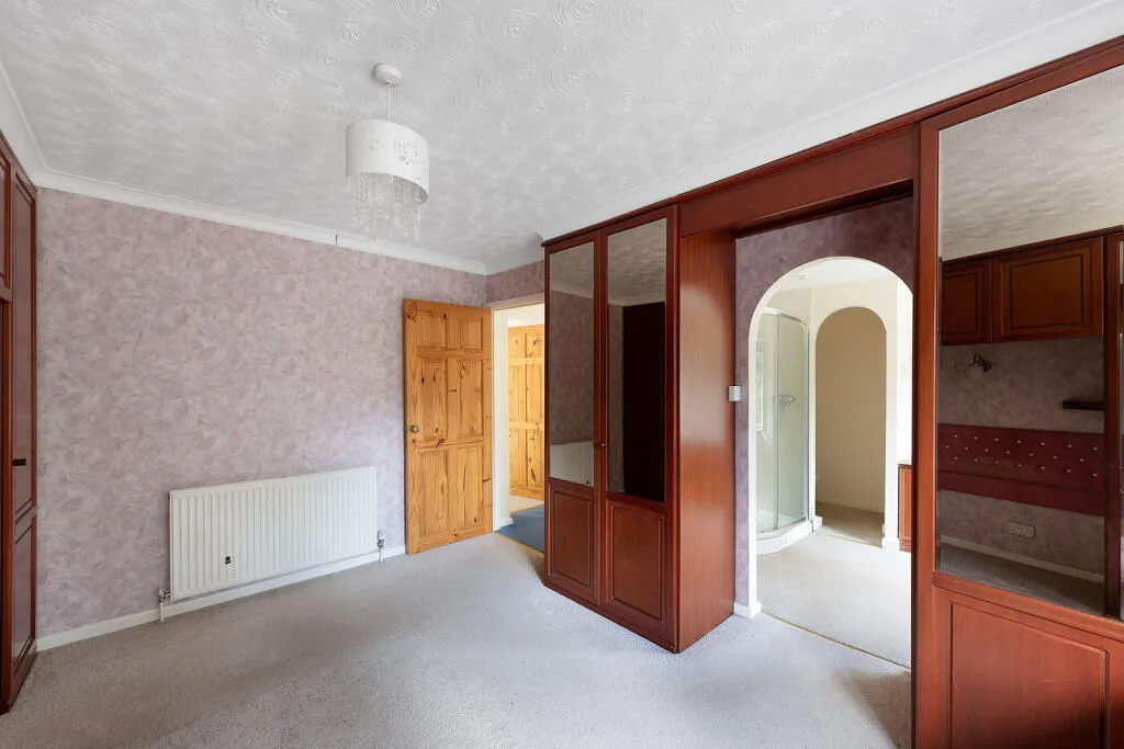 4 bed Detached