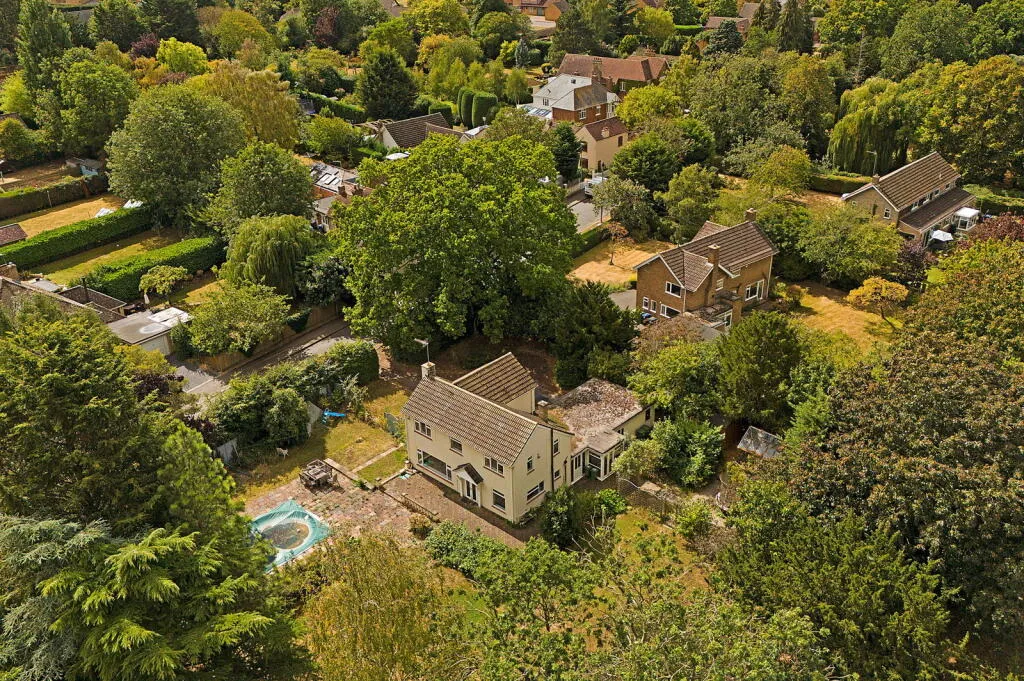 4 bed Detached
