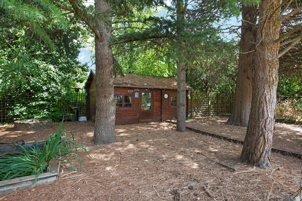 4 bed Detached