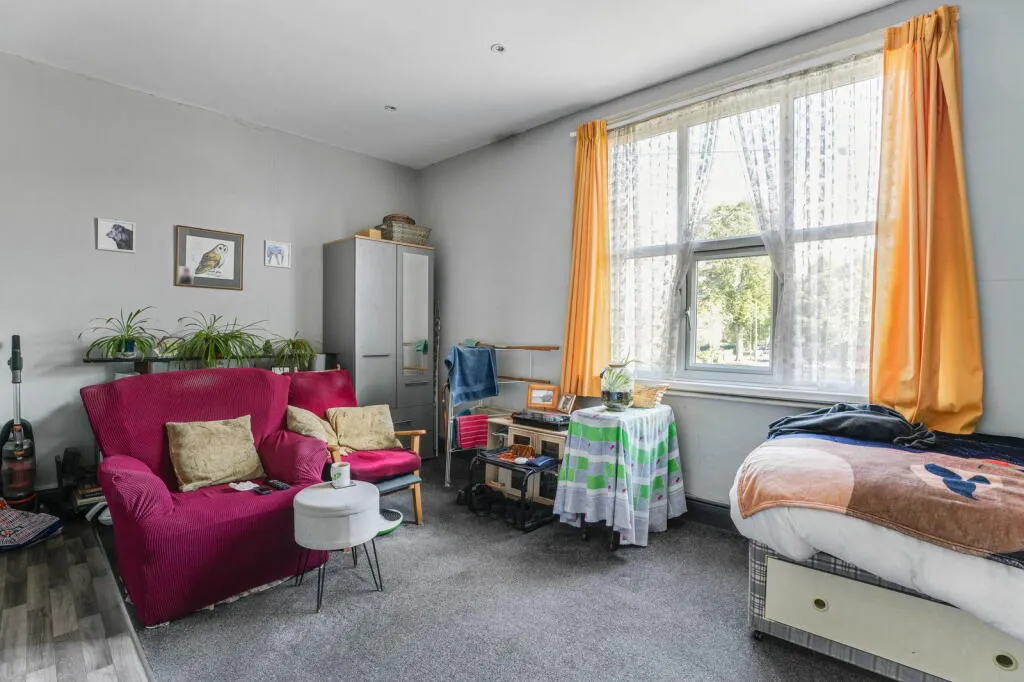 6 bed House of Multiple Occupation