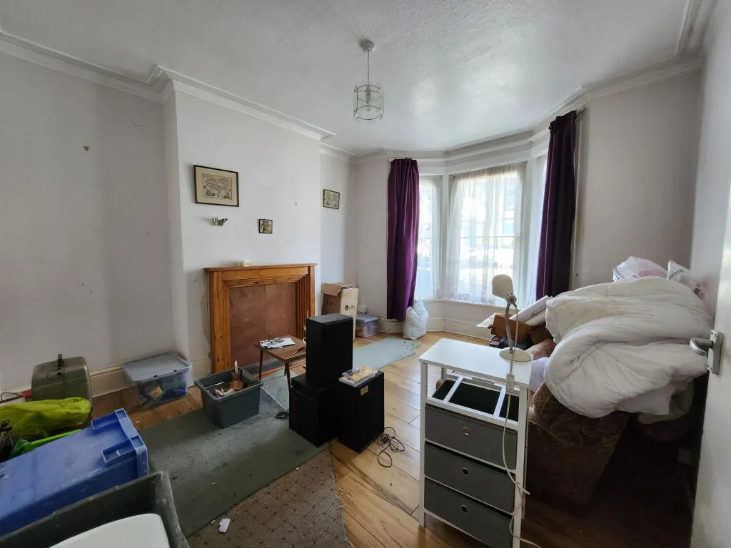 1 bed Ground Flat