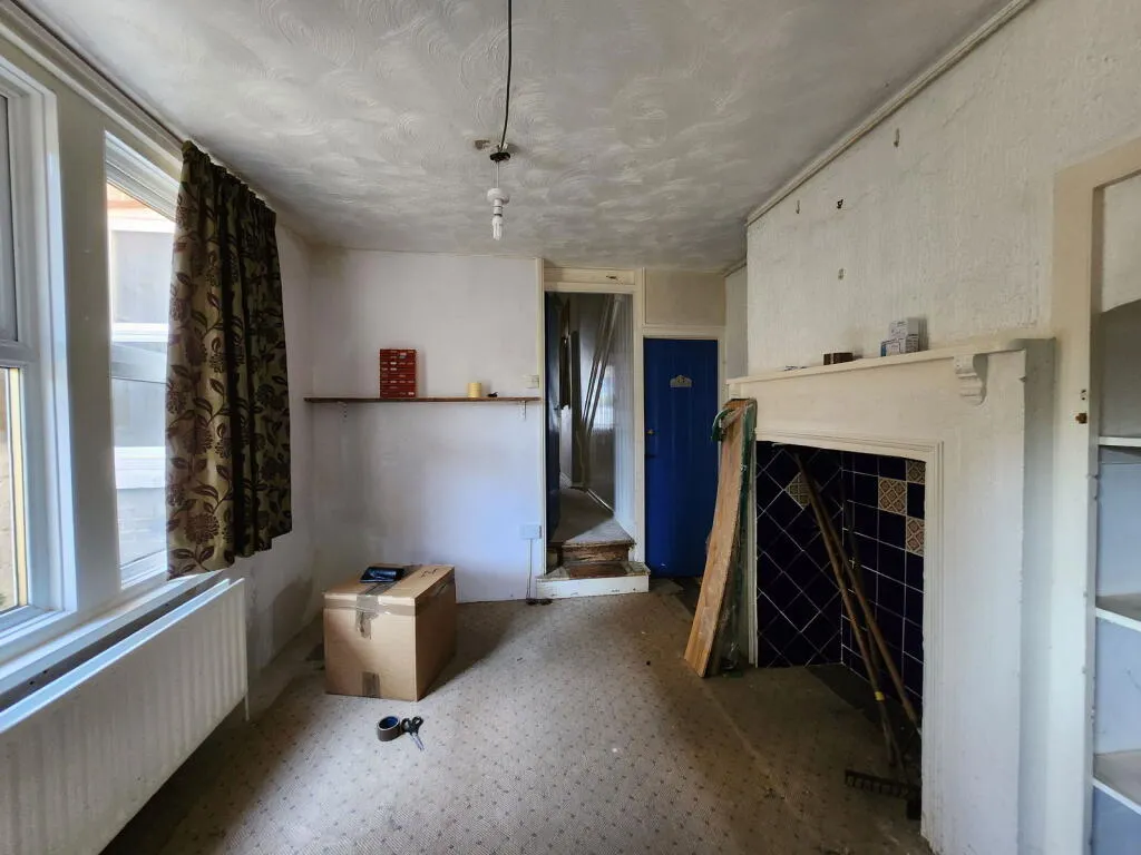 1 bed Ground Flat