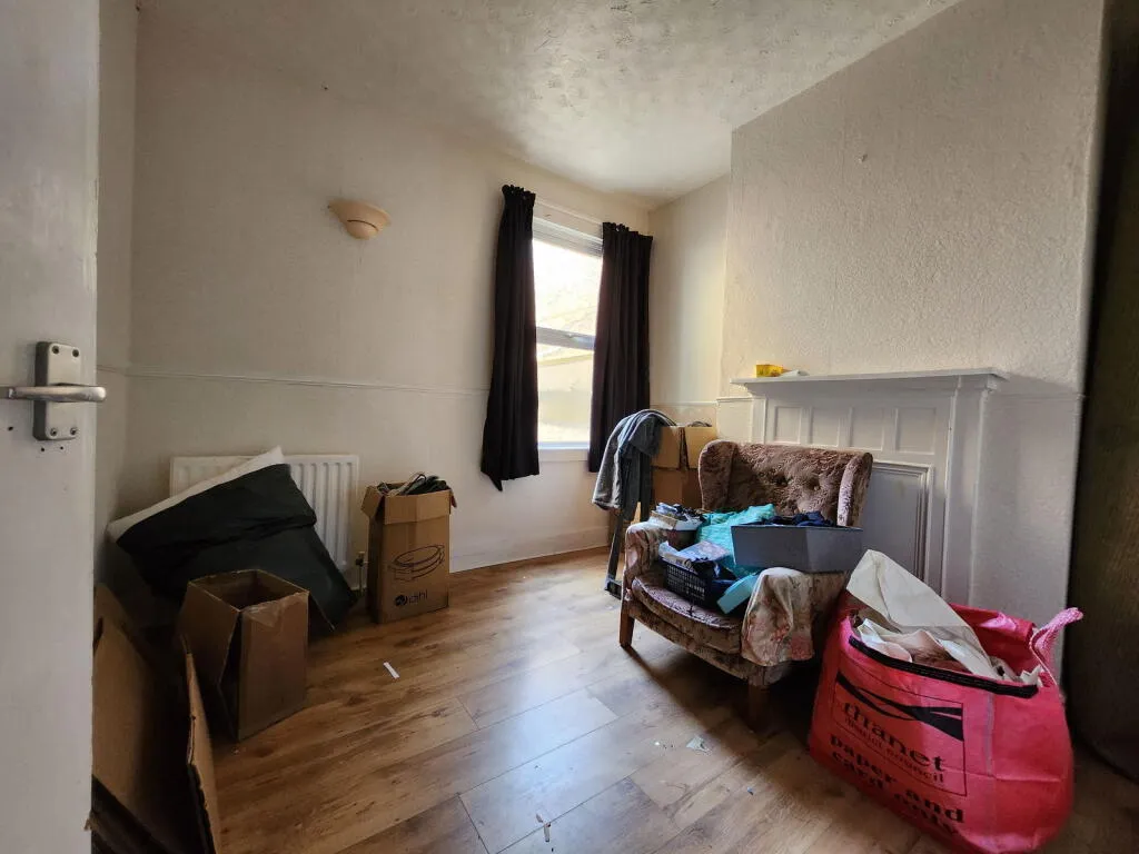 1 bed Ground Flat
