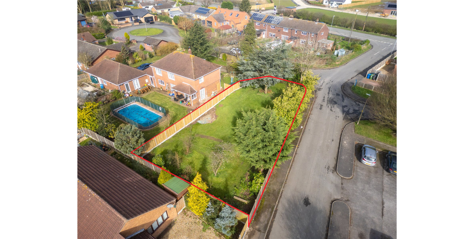A great opportunity to acquire a single building plot on the edge of the quaint village of Marton. 