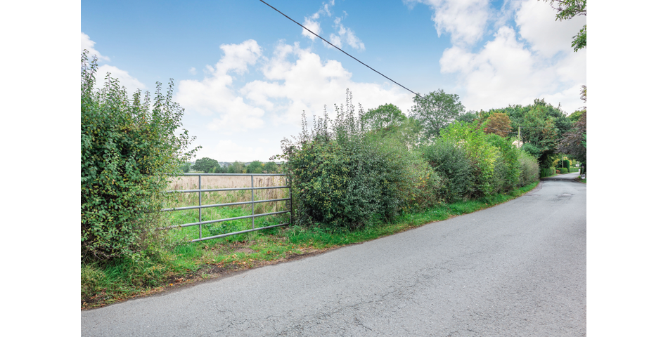 A rare opportunity to purchase a parcel of general amenity land