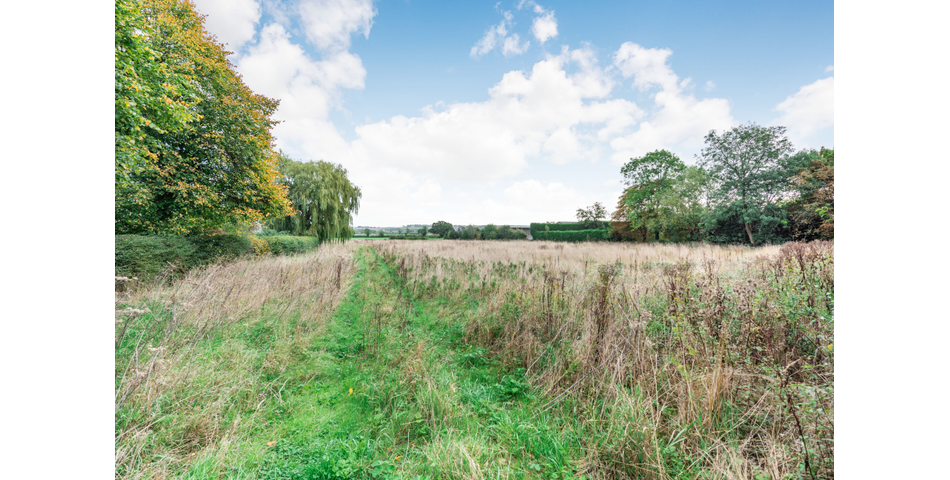 A rare opportunity to purchase a parcel of general amenity land