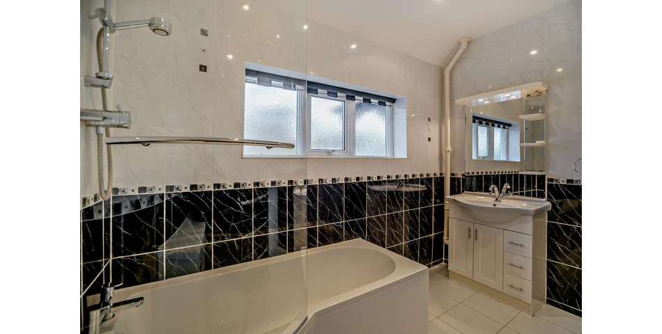 8 Carrick Road, Chester, Cheshire, CH4 8AW