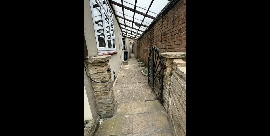 108, Station Road, Chingford, London, E4 6AB