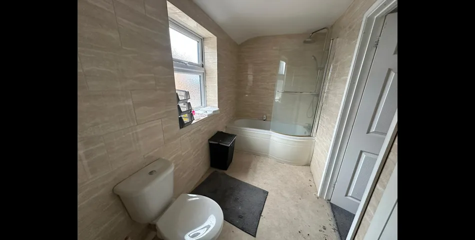108, Station Road, Chingford, London, E4 6AB