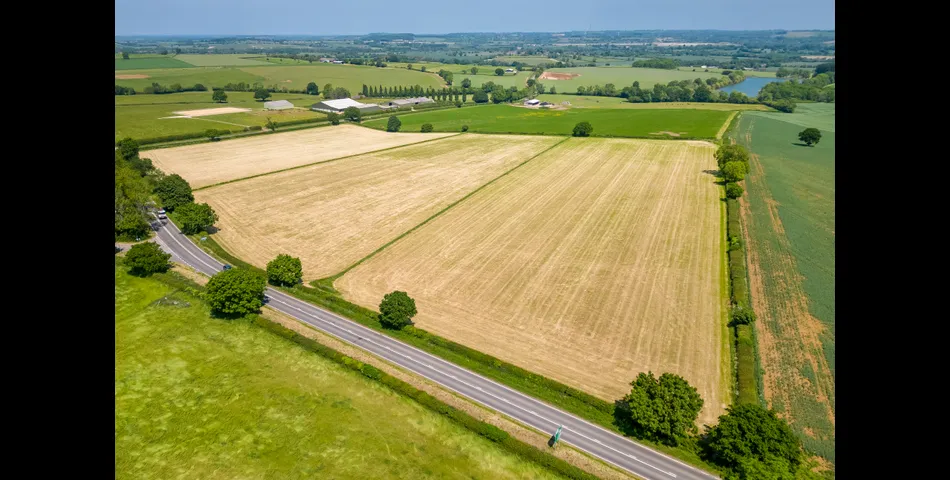 About 22.97 acres of land off Southam Road, Mollington, Oxfordshire, OX17 1ND