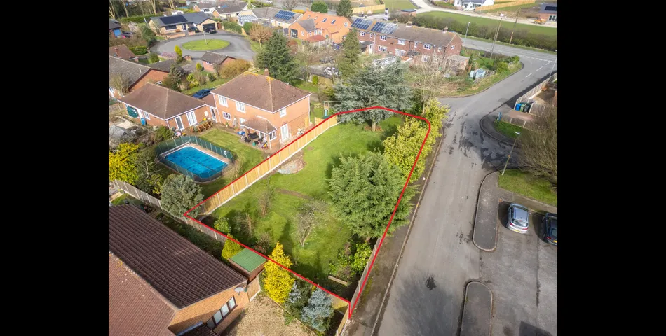 A great opportunity to acquire a single building plot on the edge of the quaint village of Marton. 