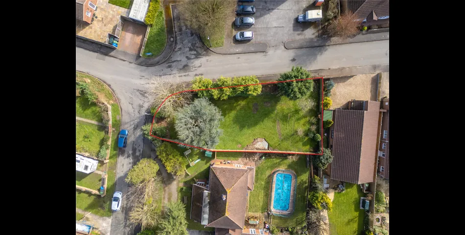 A great opportunity to acquire a single building plot on the edge of the quaint village of Marton. 