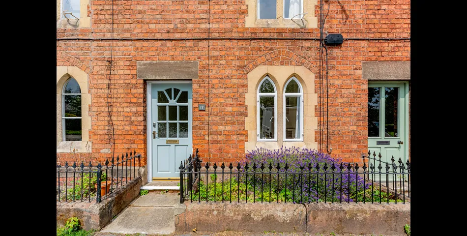 17 Eaton Road