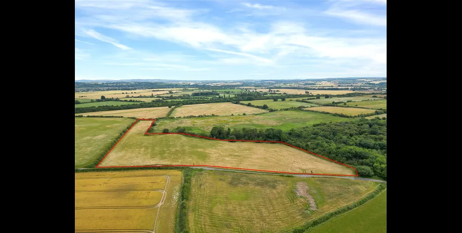 Lot 1: Approximately 7.65 acres (3.09 ha) of arable land with road frontage from Chellaston Lane