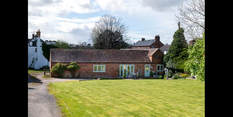 Detached single story barn conversion 
