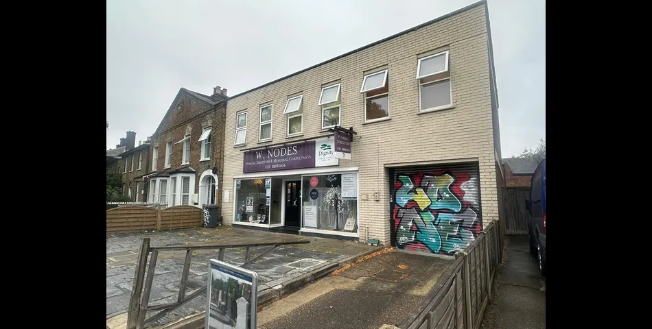 15 Bounds Green Road, London N22 8HE