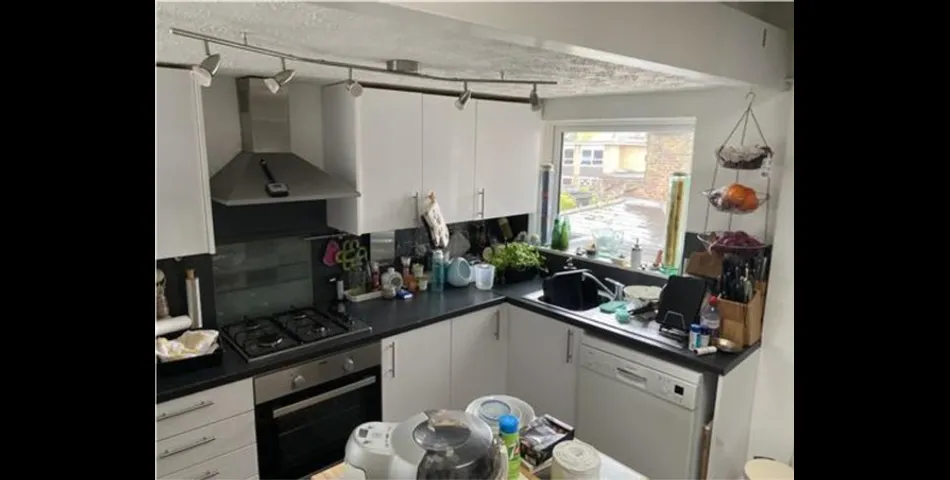 15 Bounds Green Road, London N22 8HE