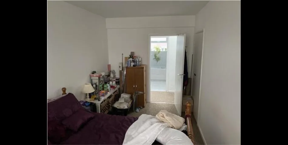 15 Bounds Green Road, London N22 8HE