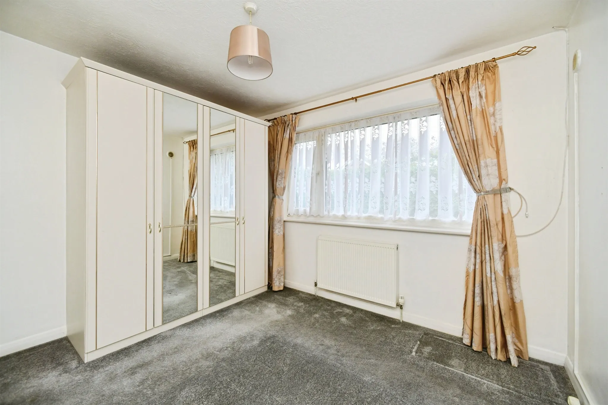 3 bed Semi-Detached Bungalow