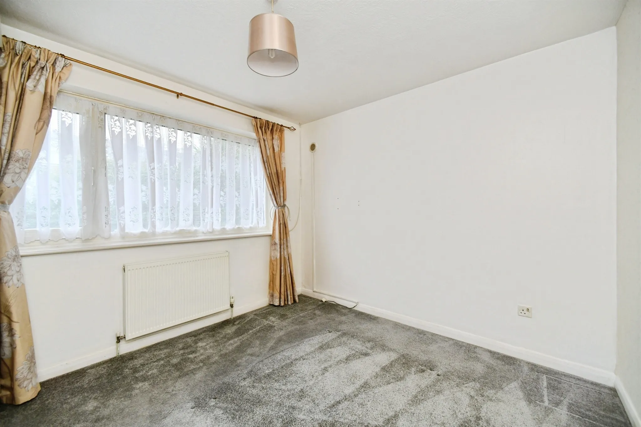 3 bed Semi-Detached Bungalow