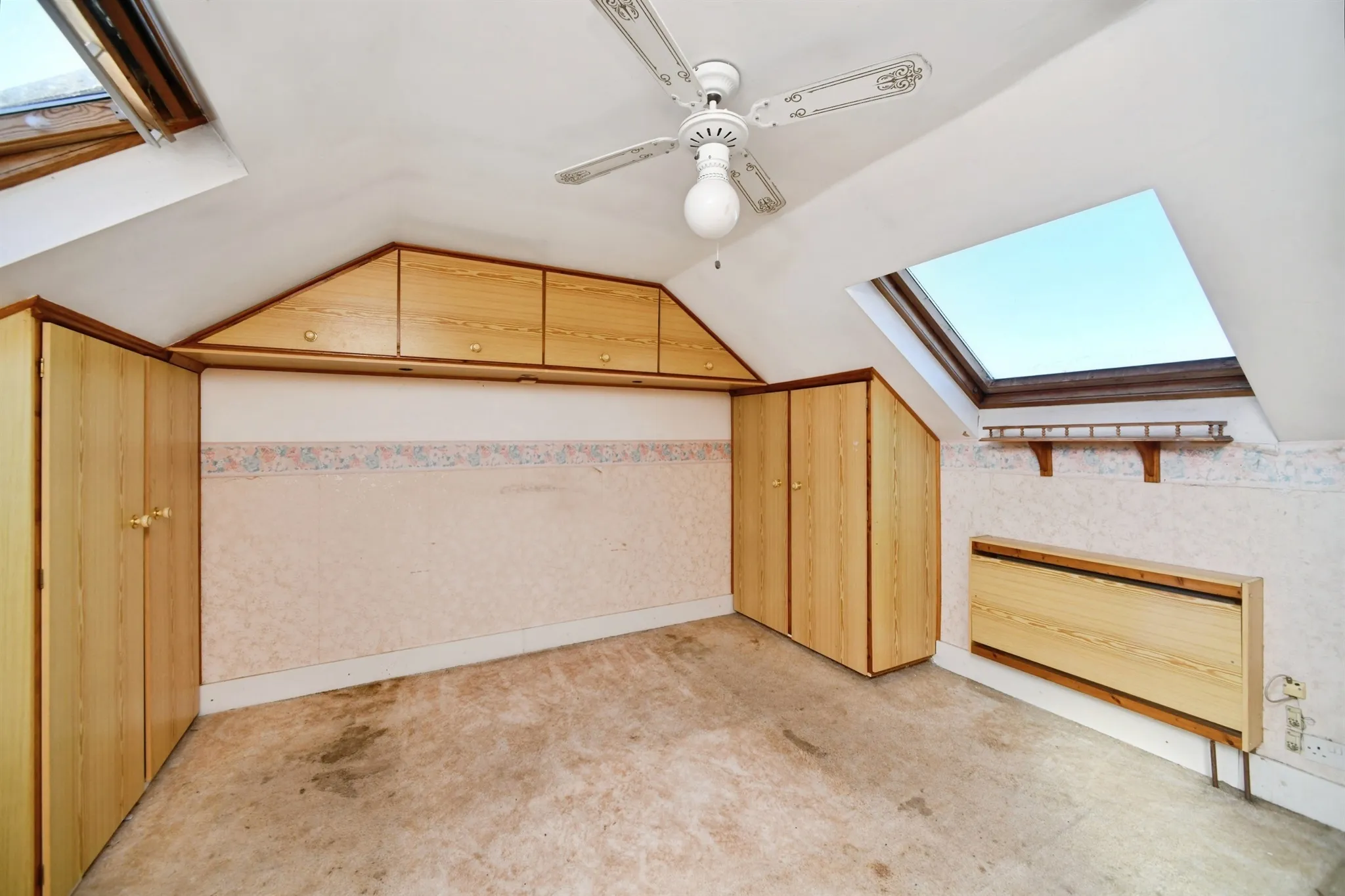 4 bed Semi-Detached Bungalow