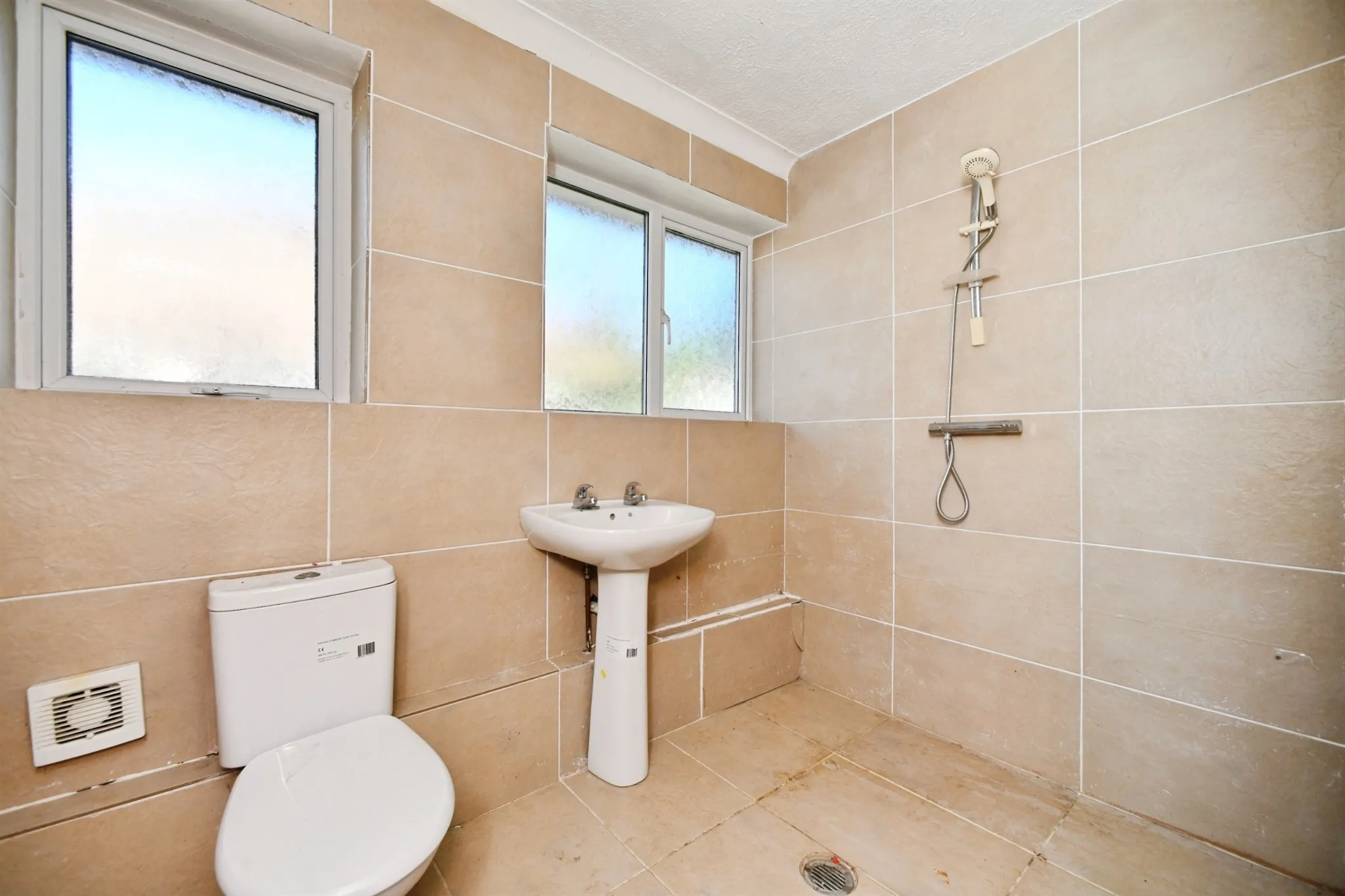 4 bed Semi-Detached Bungalow