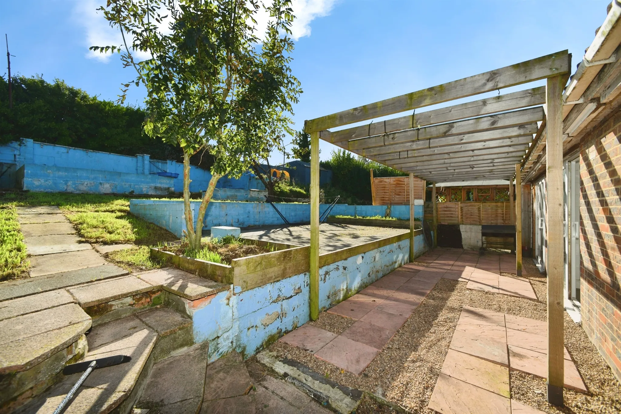 4 bed Semi-Detached Bungalow