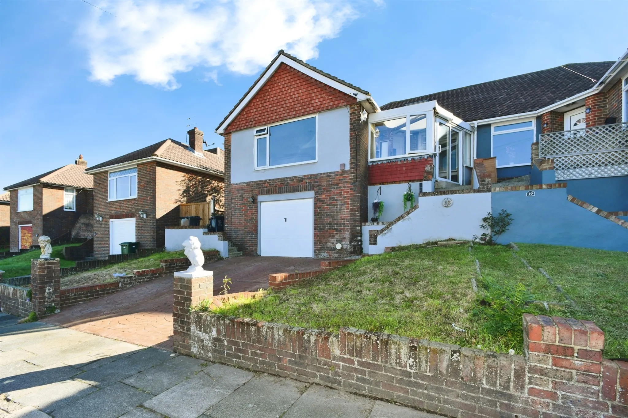 4 bed Semi-Detached Bungalow