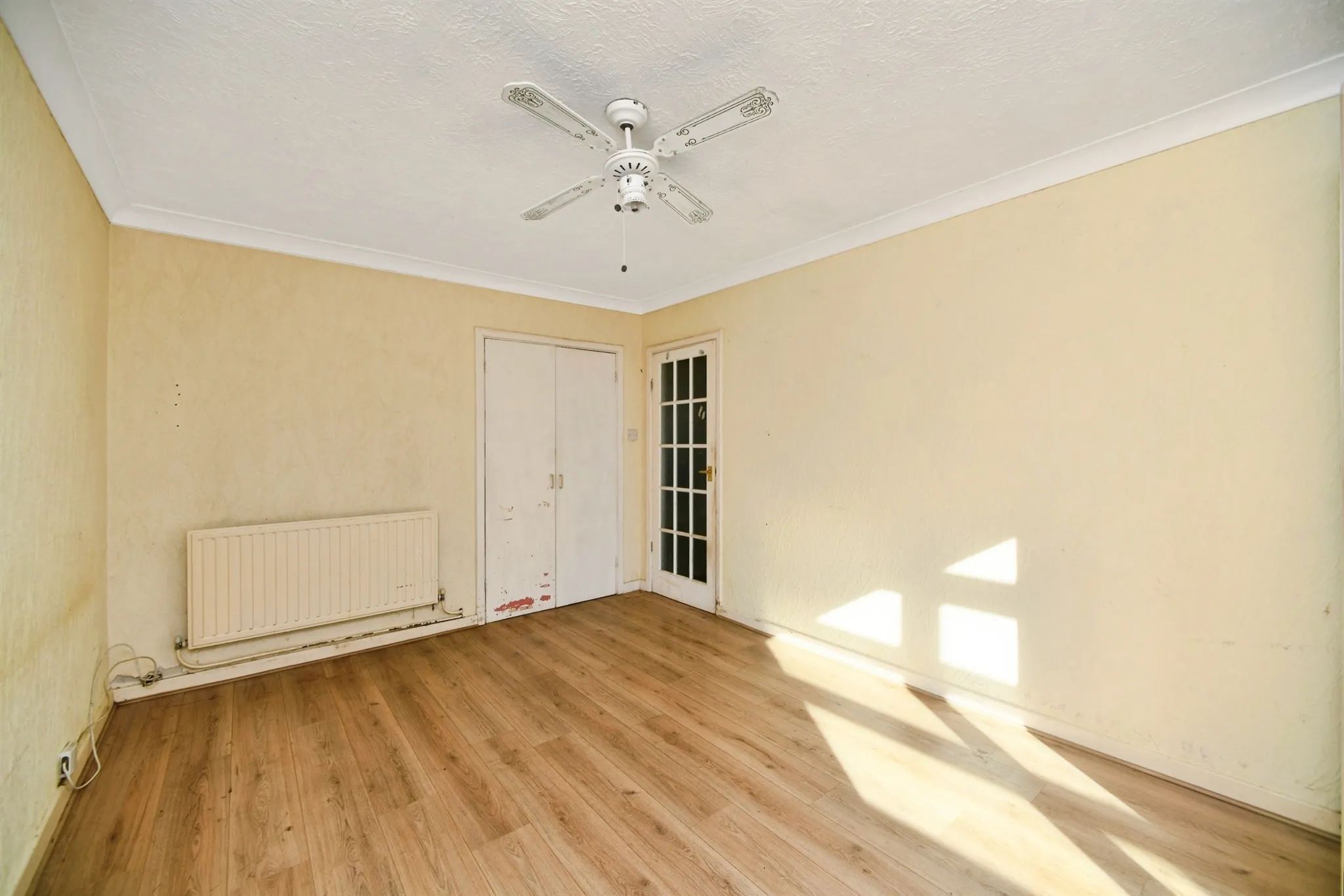 4 bed Semi-Detached Bungalow